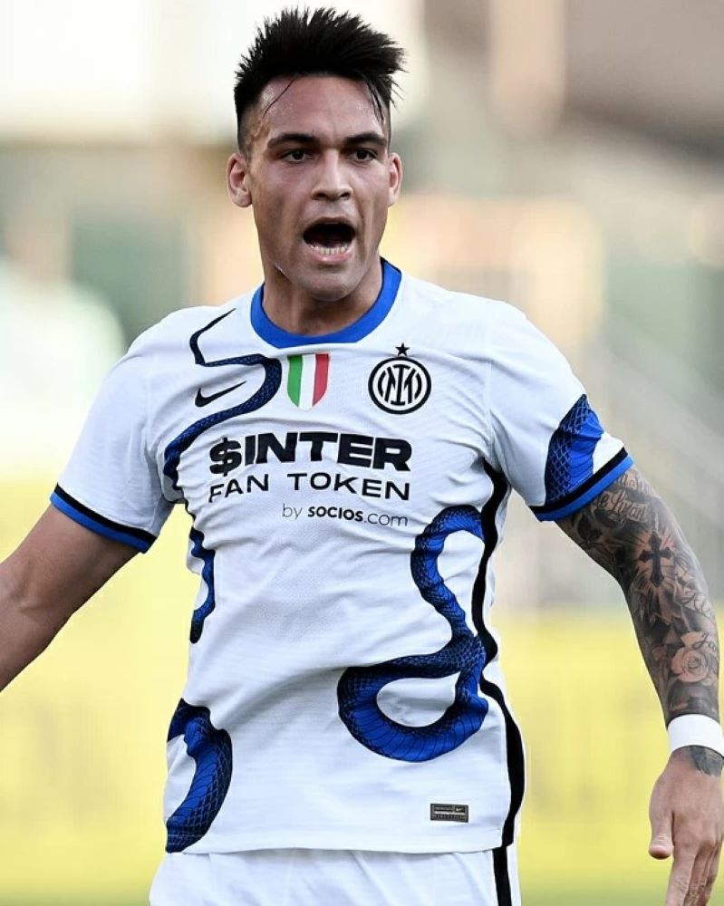 INTER 2021-22 Lautaro Martinez (away) - Urbn Football