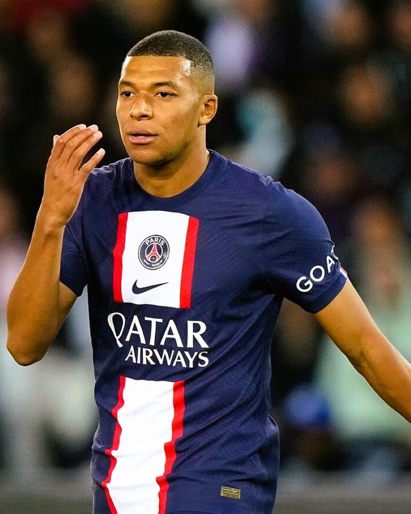 PARIS SAINT GERMAIN 2022-23 Kylian Mbappè - Urbn Football