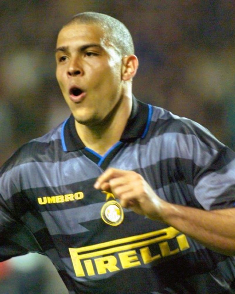 INTER 1997-98 Ronaldo (away) - Urbn Football